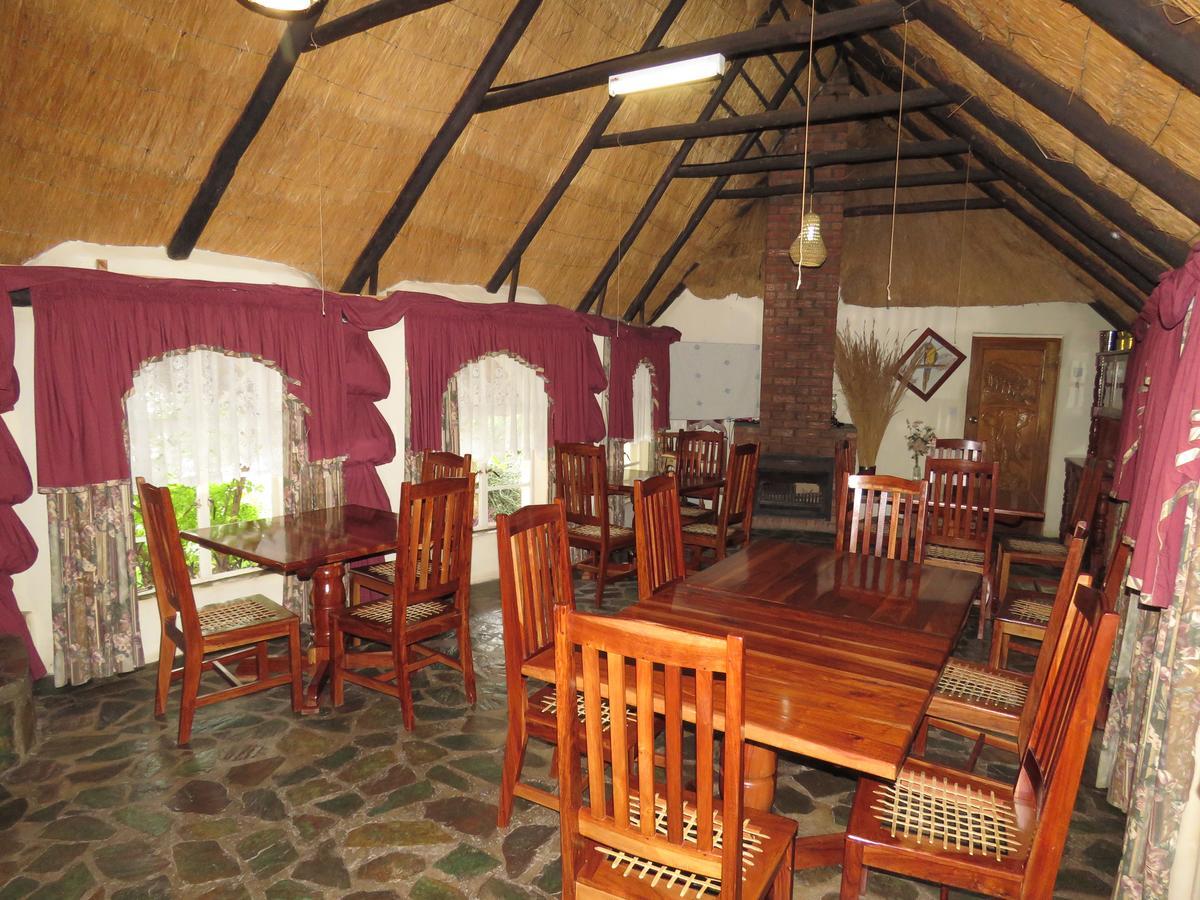 Parrot Lodge Bulawayo Esterno foto
