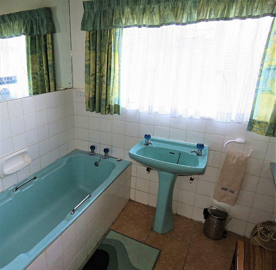 Parrot Lodge Bulawayo Esterno foto