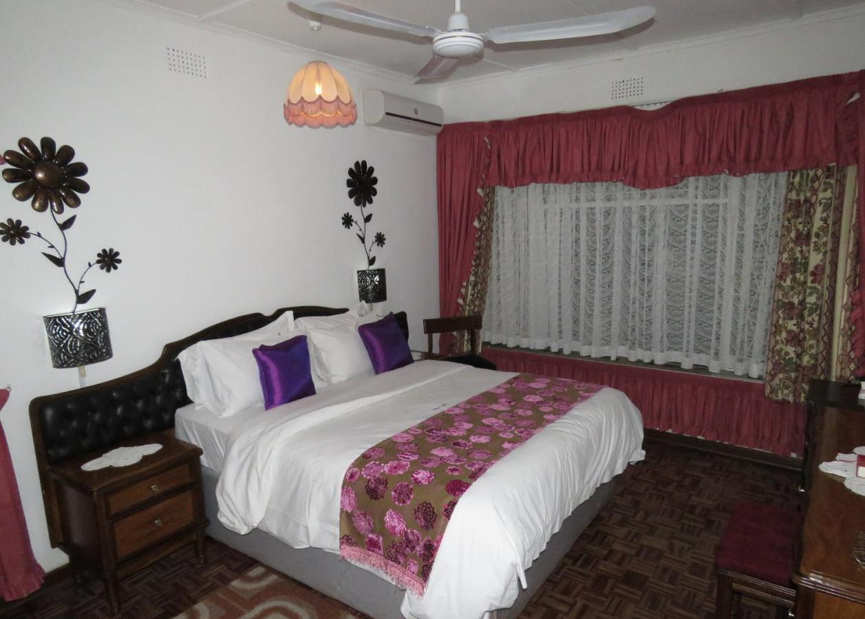 Parrot Lodge Bulawayo Esterno foto