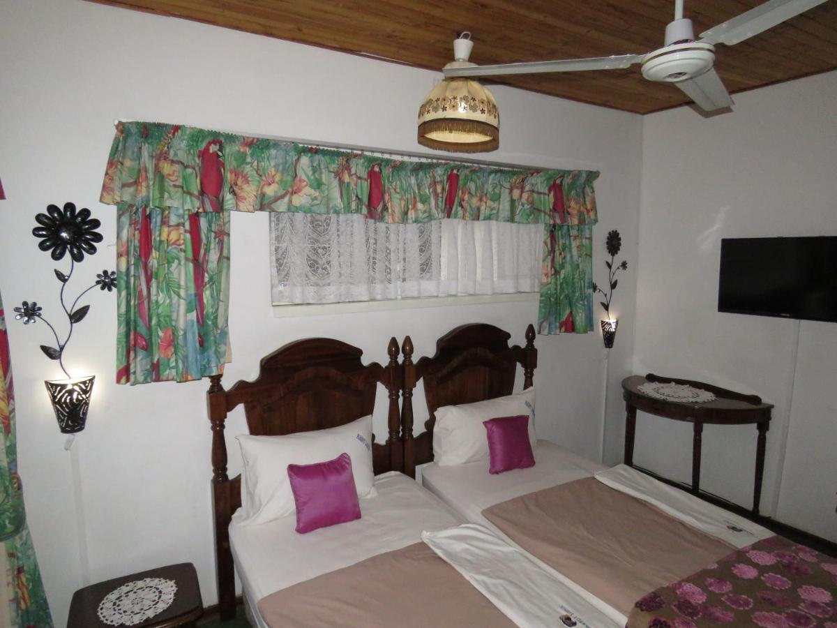 Parrot Lodge Bulawayo Esterno foto